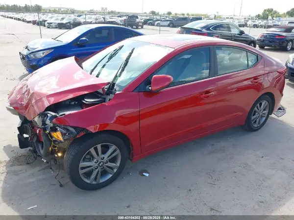 5NPD84LF3JH388685 2018 HYUNDAI ELANTRA - Image 2