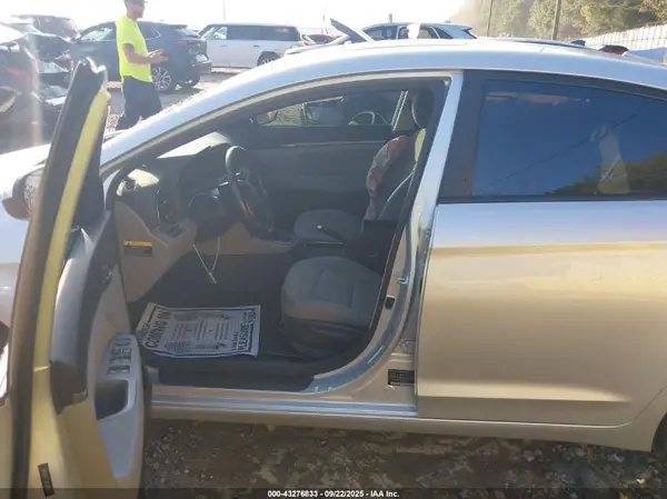 5NPD84LF3JH388945 2018 HYUNDAI ELANTRA - Image 8