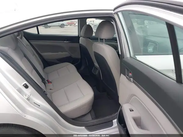 5NPD84LF3JH391912 2018 HYUNDAI ELANTRA - Image 8
