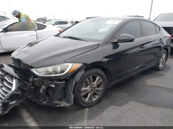 5NPD84LF3JH393613 2018 HYUNDAI ELANTRA - Image 2