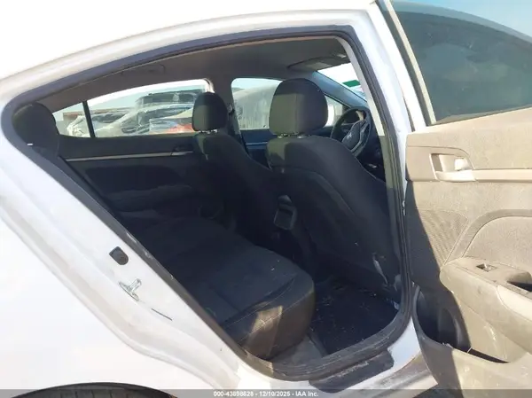 5NPD84LF3JH399878 2018 HYUNDAI ELANTRA - Image 8