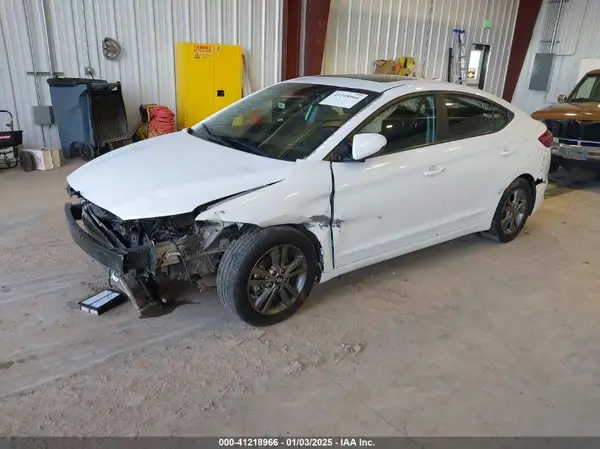 5NPD84LF3JH402388 2018 HYUNDAI ELANTRA - Image 2