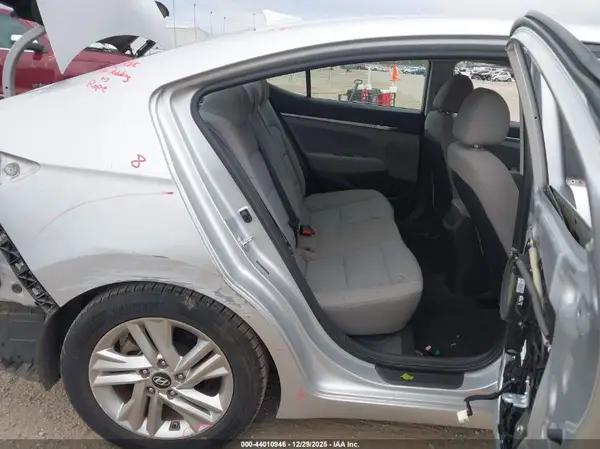 5NPD84LF3KH404109 2019 HYUNDAI ELANTRA - Image 8