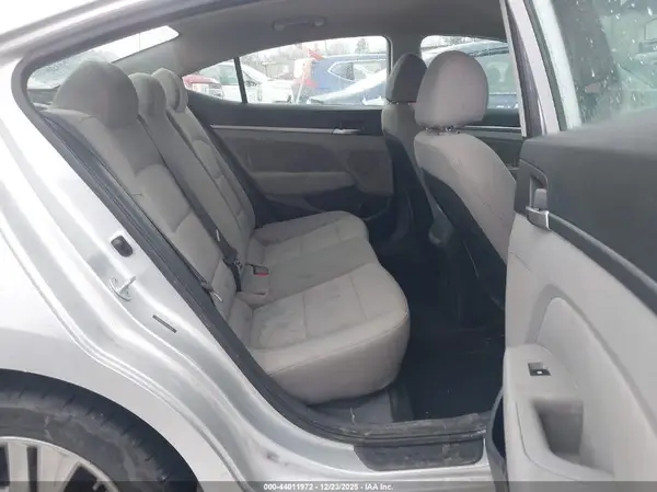 5NPD84LF3KH411318 2019 HYUNDAI ELANTRA - Image 8