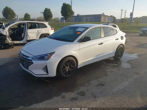 5NPD84LF3KH417698 2019 HYUNDAI ELANTRA - Image 2