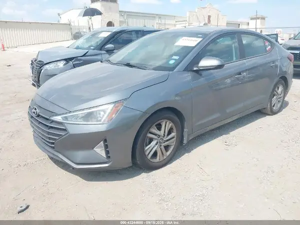 5NPD84LF3KH418432 2019 HYUNDAI ELANTRA - Image 2