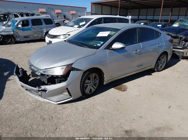 5NPD84LF3KH418950 2019 HYUNDAI ELANTRA - Image 2