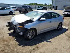 5NPD84LF3KH431388 2019 HYUNDAI ELANTRA