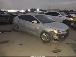 5NPD84LF3KH460647 2019 HYUNDAI ELANTRA