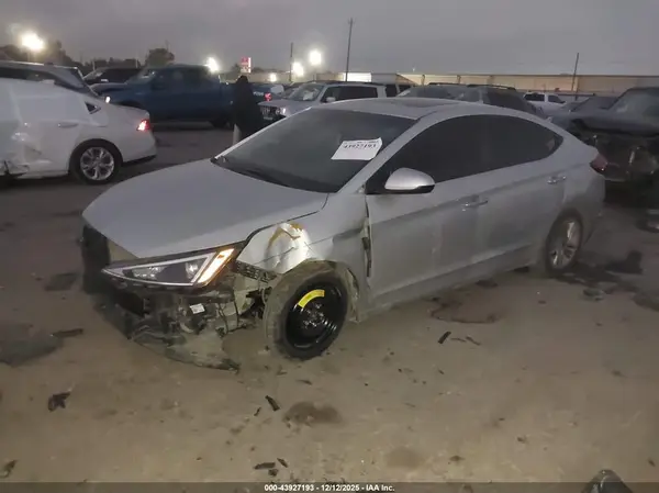 5NPD84LF3KH460647 2019 HYUNDAI ELANTRA - Image 2