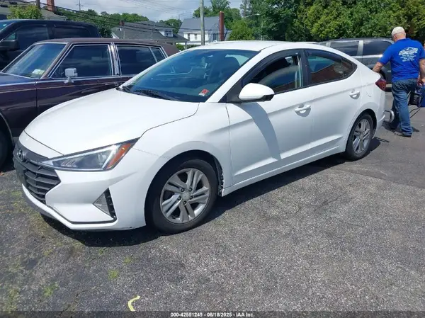 5NPD84LF3KH466335 2019 HYUNDAI ELANTRA - Image 2