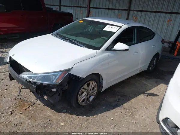 5NPD84LF3LH500808 2020 HYUNDAI ELANTRA - Image 2