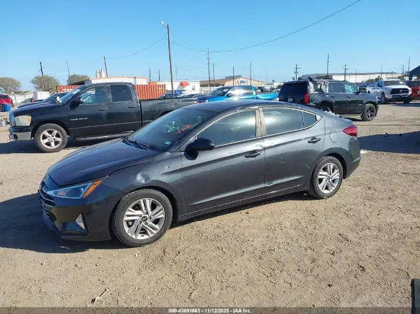 5NPD84LF3LH549796 2020 HYUNDAI ELANTRA - Image 2