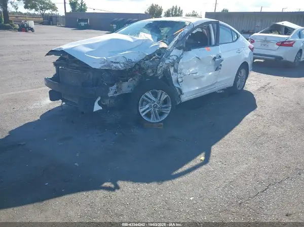 5NPD84LF3LH564623 2020 HYUNDAI ELANTRA - Image 2