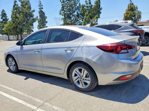5NPD84LF3LH588114 2020 HYUNDAI ELANTRA - Image 2