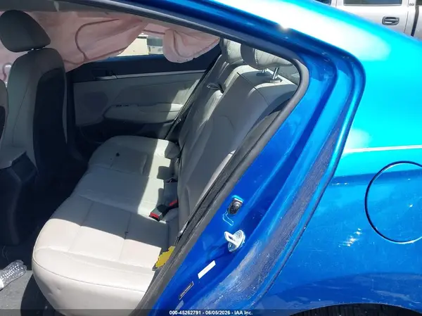 5NPD84LF4HH000647 2017 HYUNDAI ELANTRA - Image 8
