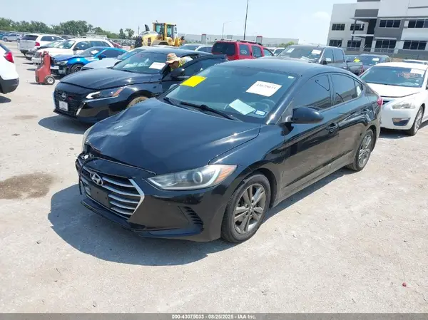 5NPD84LF4HH000843 2017 HYUNDAI ELANTRA - Image 2