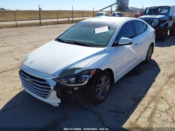 5NPD84LF4HH001796 2017 HYUNDAI ELANTRA - Image 2