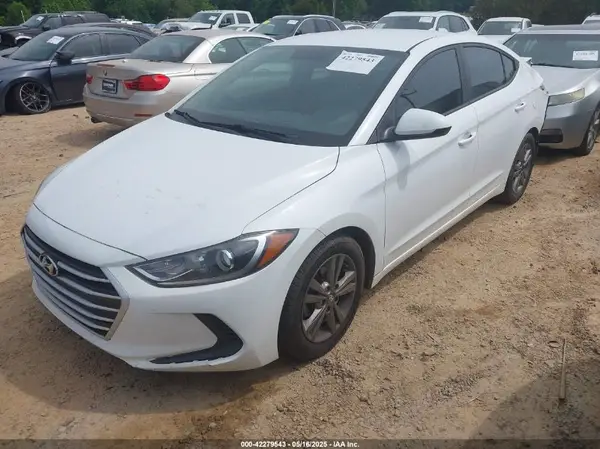5NPD84LF4HH001930 2017 HYUNDAI ELANTRA - Image 2