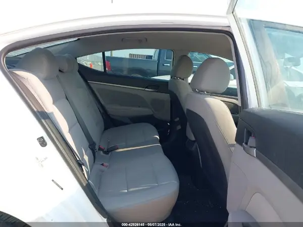5NPD84LF4HH002298 2017 HYUNDAI ELANTRA - Image 8