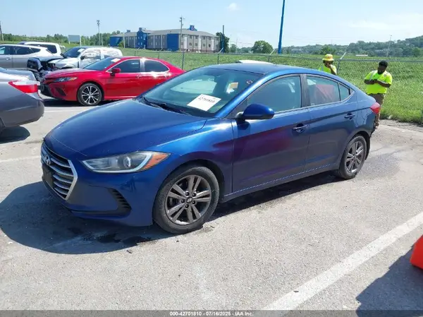 5NPD84LF4HH002527 2017 HYUNDAI ELANTRA - Image 2