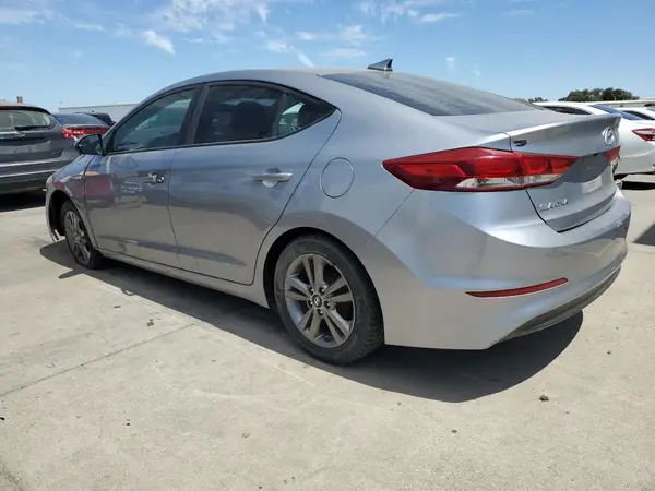 5NPD84LF4HH008604 2017 HYUNDAI ELANTRA - Image 2
