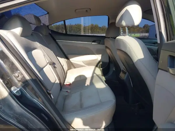 5NPD84LF4HH008991 2017 HYUNDAI ELANTRA - Image 8
