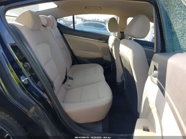 5NPD84LF4HH014211 2017 HYUNDAI ELANTRA - Image 8