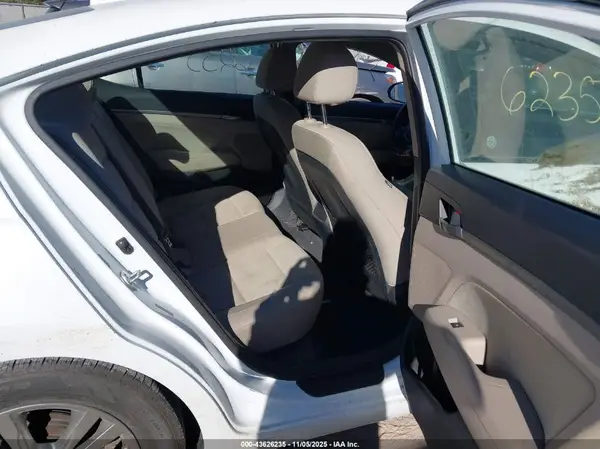 5NPD84LF4HH016475 2017 HYUNDAI ELANTRA - Image 8
