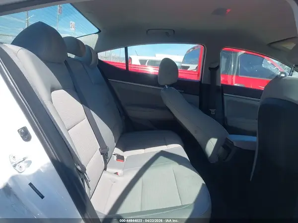 5NPD84LF4HH022518 2017 HYUNDAI ELANTRA - Image 8