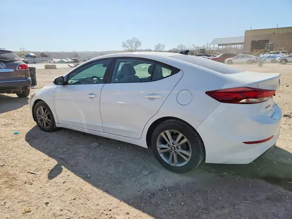 5NPD84LF4HH023989 2017 HYUNDAI ELANTRA - Image 2