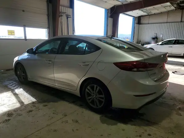 5NPD84LF4HH025189 2017 HYUNDAI ELANTRA - Image 2
