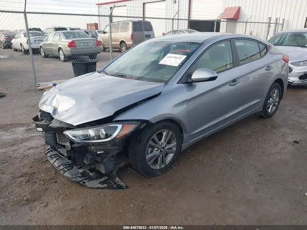 5NPD84LF4HH025595 2017 HYUNDAI ELANTRA - Image 2