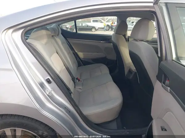 5NPD84LF4HH025595 2017 HYUNDAI ELANTRA - Image 8