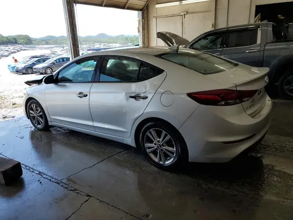 5NPD84LF4HH028111 2017 HYUNDAI ELANTRA - Image 2