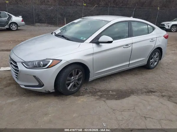 5NPD84LF4HH028156 2017 HYUNDAI ELANTRA - Image 2