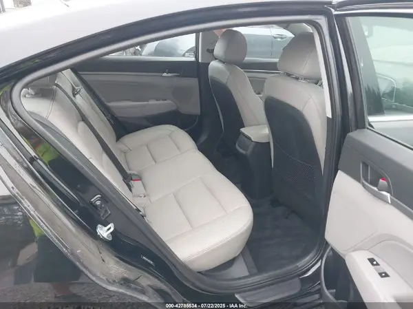 5NPD84LF4HH031946 2017 HYUNDAI ELANTRA - Image 8