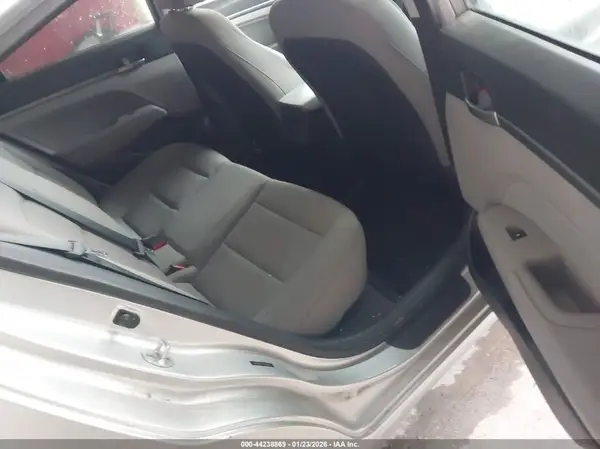 5NPD84LF4HH034698 2017 HYUNDAI ELANTRA - Image 8