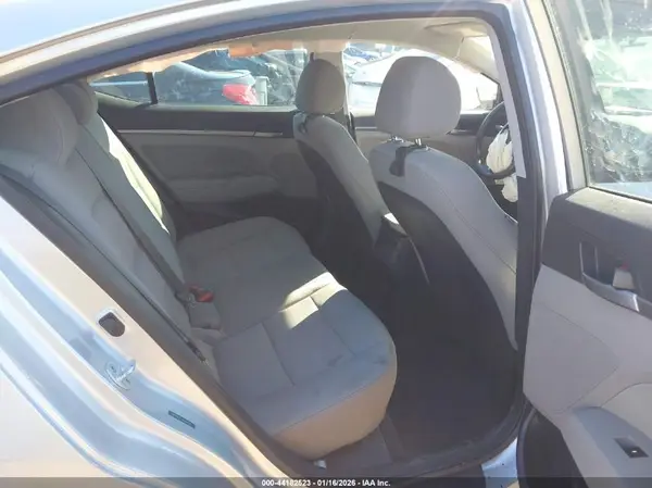 5NPD84LF4HH034989 2017 HYUNDAI ELANTRA - Image 8