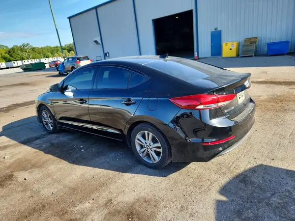 5NPD84LF4HH035818 2017 HYUNDAI ELANTRA - Image 2
