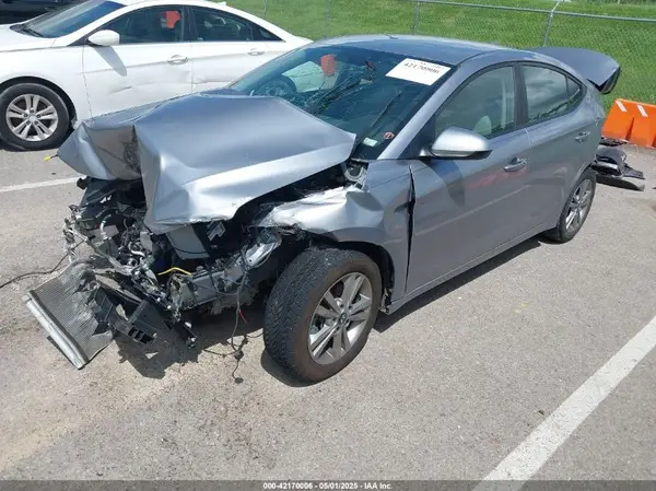 5NPD84LF4HH037620 2017 HYUNDAI ELANTRA - Image 2