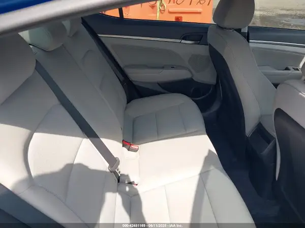 5NPD84LF4HH038069 2017 HYUNDAI ELANTRA - Image 8