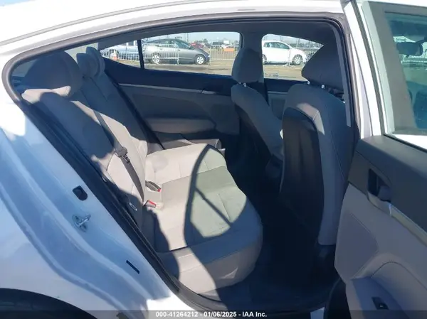 5NPD84LF4HH044339 2017 HYUNDAI ELANTRA - Image 8