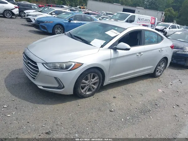 5NPD84LF4HH047063 2017 HYUNDAI ELANTRA - Image 2