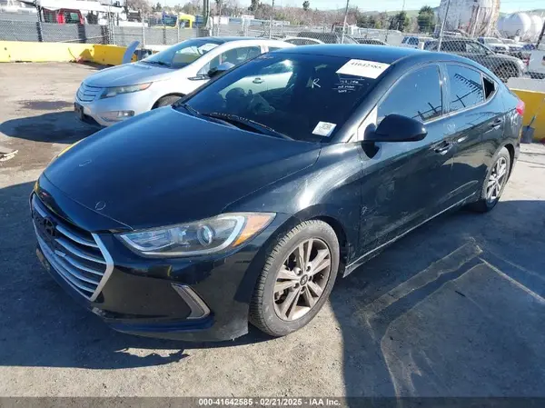 5NPD84LF4HH048889 2017 HYUNDAI ELANTRA - Image 2