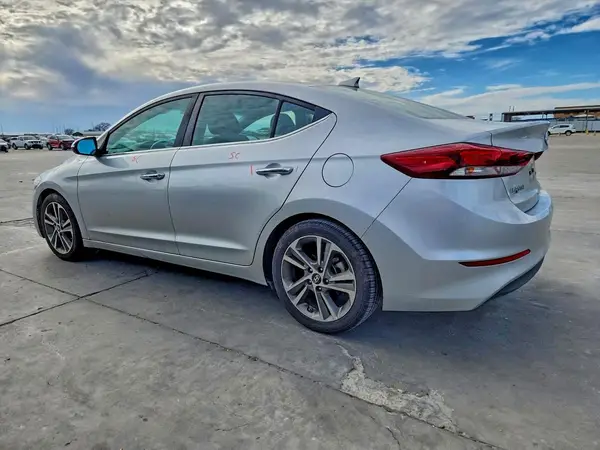 5NPD84LF4HH049654 2017 HYUNDAI ELANTRA - Image 2