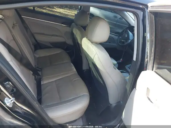 5NPD84LF4HH055227 2017 HYUNDAI ELANTRA - Image 8