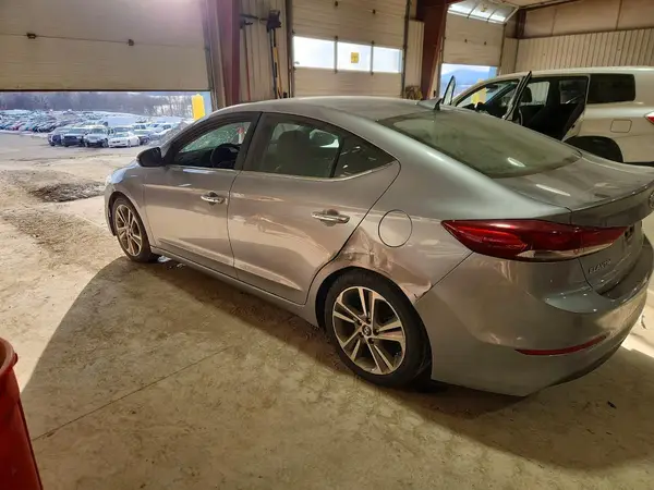 5NPD84LF4HH057494 2017 HYUNDAI ELANTRA - Image 2