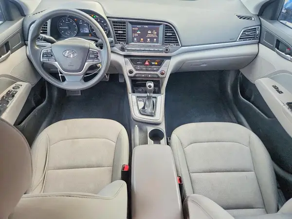 5NPD84LF4HH061805 2017 HYUNDAI ELANTRA - Image 8