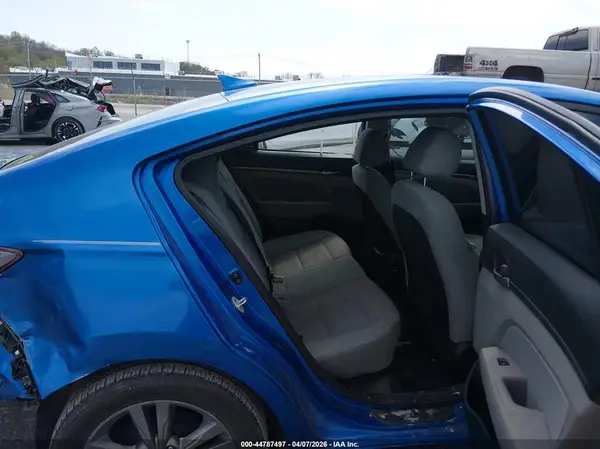 5NPD84LF4HH062131 2017 HYUNDAI ELANTRA - Image 8